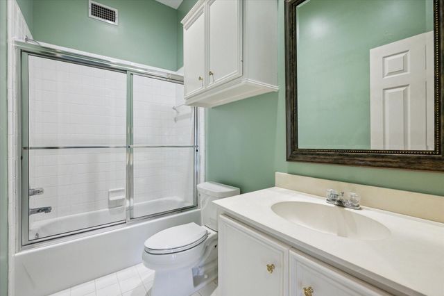 2 S Briar Hollow Lane 2, Houston, TX 77027