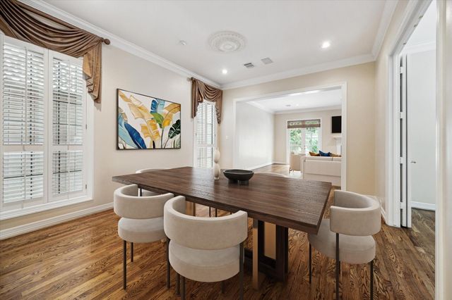 2 S Briar Hollow Lane 2, Houston, TX 77027