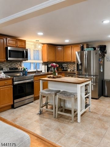26 Mountain Rd, Roxbury Twp., NJ 07852
