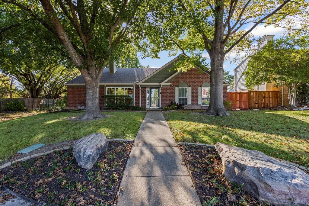 1812 Valencia Drive, Plano, TX 75074