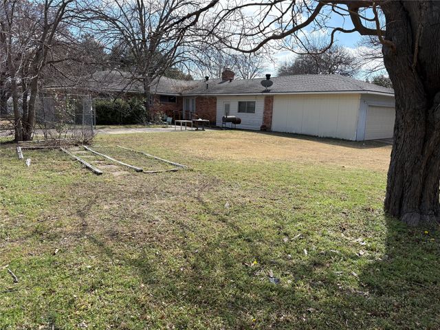 910 Blue Lake Circle, Richardson, TX 75080