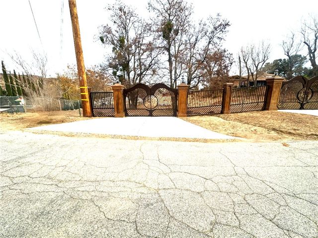 39954 90th Street W, Leona Valley, CA 93551