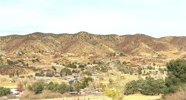 39954 90th Street W, Leona Valley, CA 93551