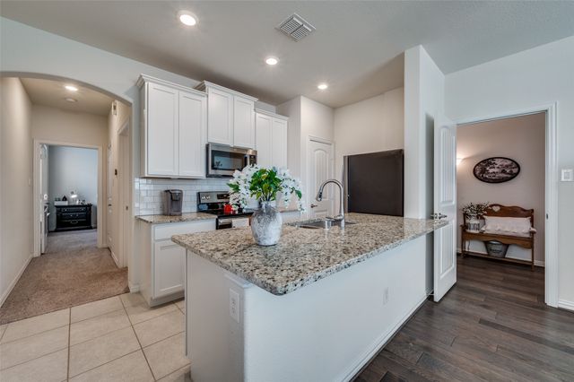 4524 Frost Avenue, Celina, TX 76227