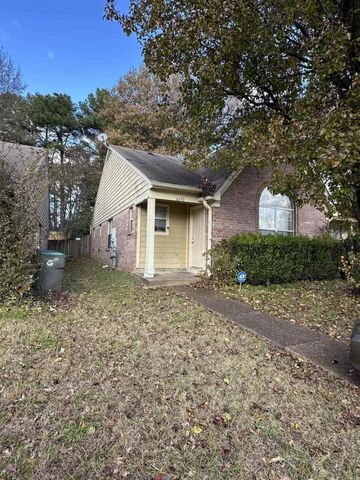 6690 WHITTEN PINE DR, Memphis, TN 38134
