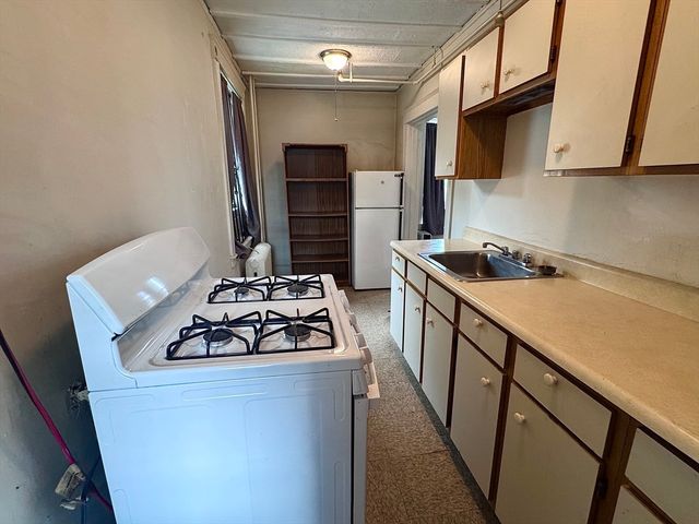 1607 Commonwealth Ave 7, Boston, MA 02135