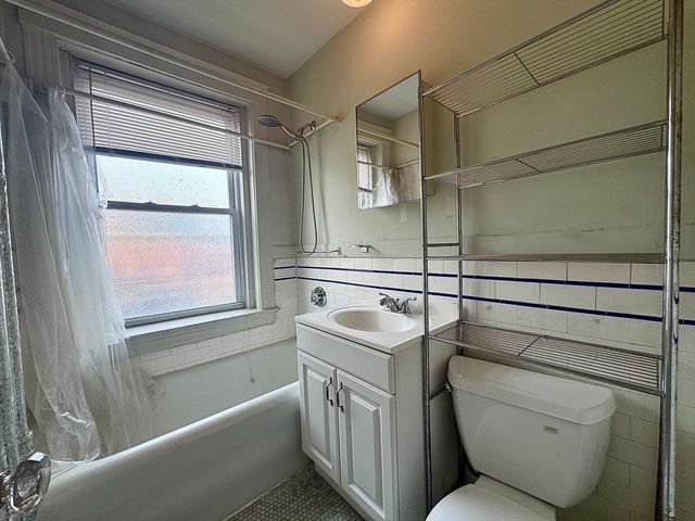 1607 Commonwealth Ave 7, Boston, MA 02135