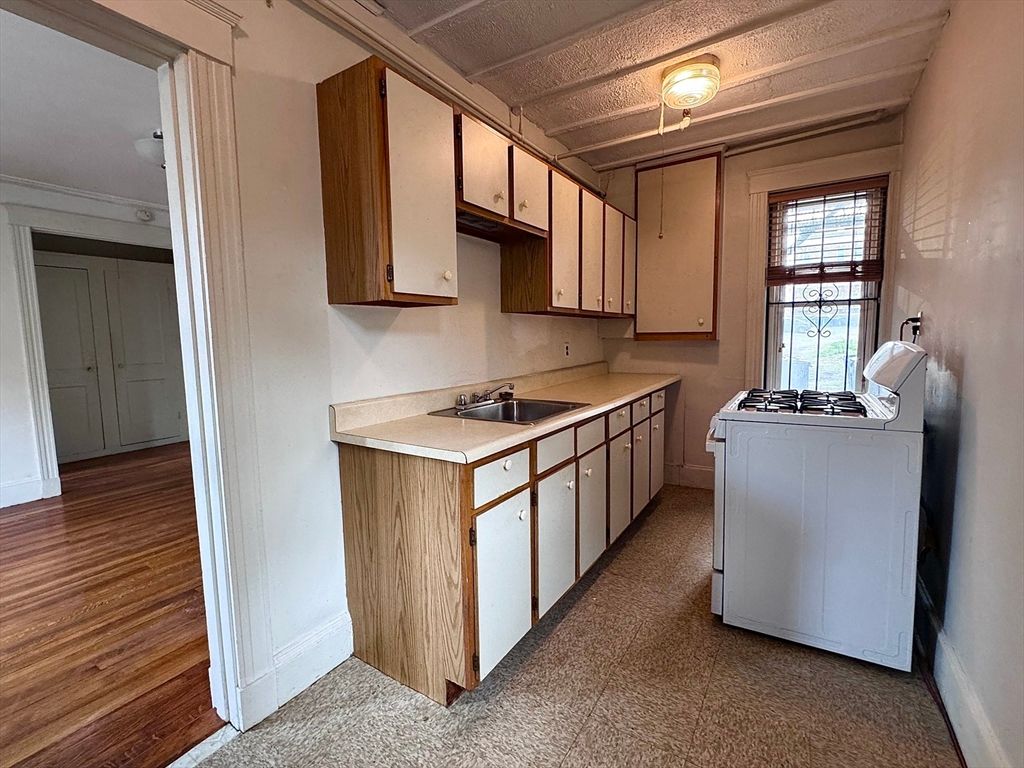 1607 Commonwealth Ave 7, Boston, MA 02135