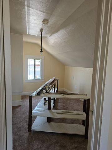 718 6th St, Modesto, CA 95354