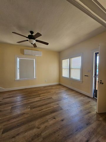718 6th St, Modesto, CA 95354