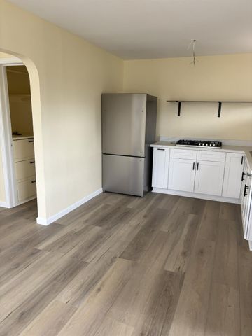 718 6th St, Modesto, CA 95354