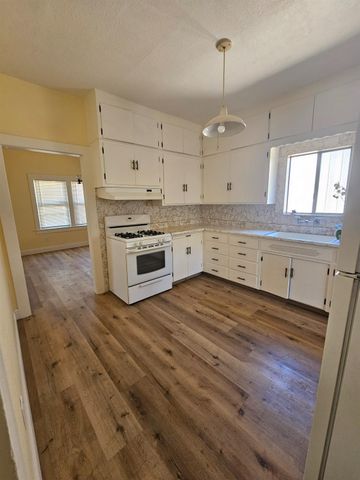 718 6th St, Modesto, CA 95354