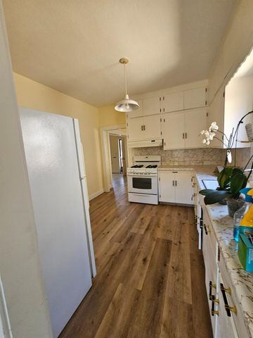 718 6th St, Modesto, CA 95354