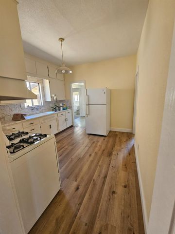 718 6th St, Modesto, CA 95354