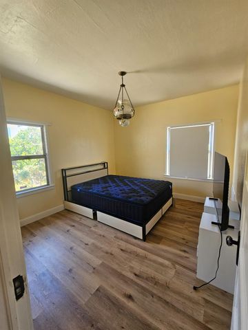 718 6th St, Modesto, CA 95354