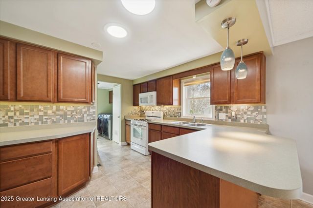 4123 Balmoral Drive, Lansing, MI 48911