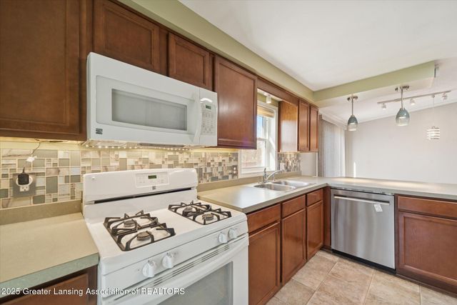 4123 Balmoral Drive, Lansing, MI 48911