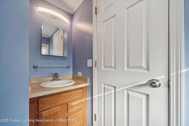 4123 Balmoral Drive, Lansing, MI 48911