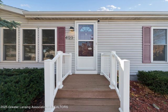 4123 Balmoral Drive, Lansing, MI 48911