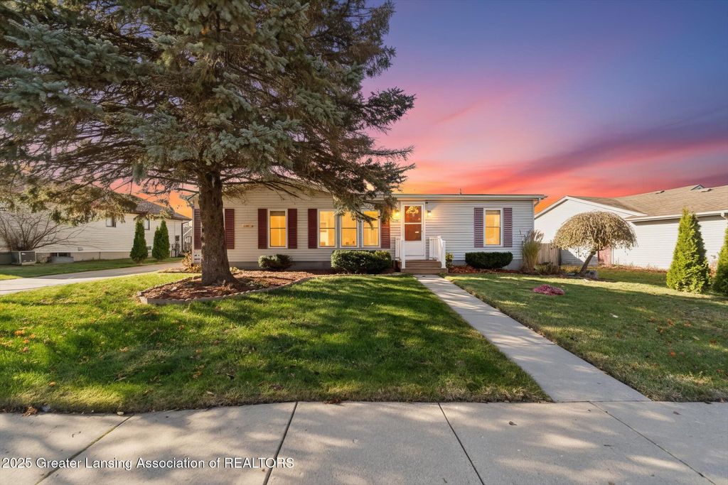 4123 Balmoral Drive, Lansing, MI 48911