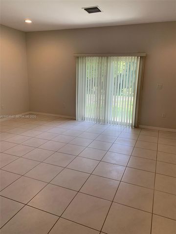 8464 W Mcnab Rd, Tamarac, FL 33321