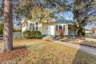 2206 Third Street, Trenton, MI 48183