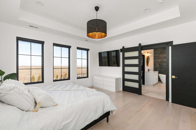 14725 Stonecrop Drive, Urbandale, IA 50323