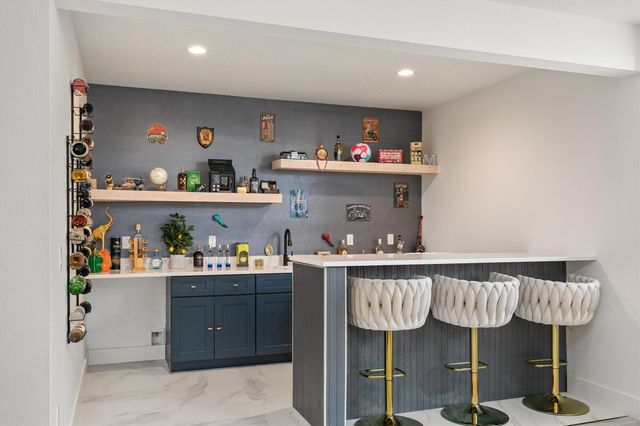 14725 Stonecrop Drive, Urbandale, IA 50323