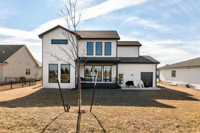 14725 Stonecrop Drive, Urbandale, IA 50323