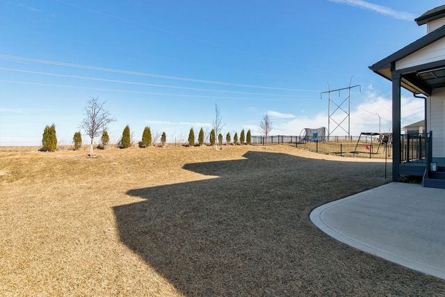 14725 Stonecrop Drive, Urbandale, IA 50323