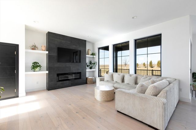 14725 Stonecrop Drive, Urbandale, IA 50323