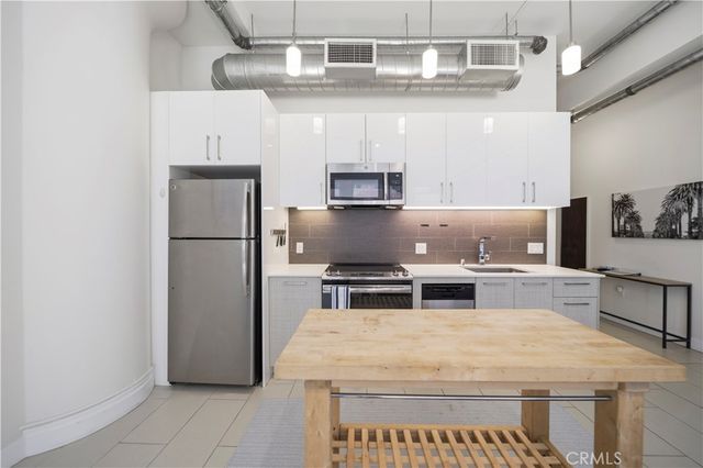 939 S Broadway, Los Angeles, CA 90015