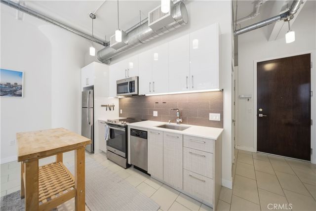 939 S Broadway, Los Angeles, CA 90015