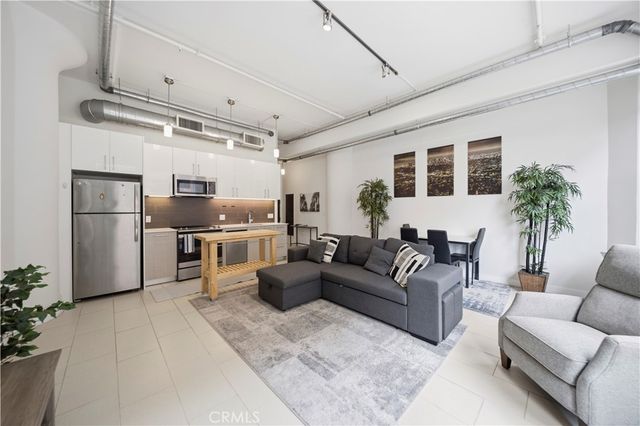 939 S Broadway, Los Angeles, CA 90015