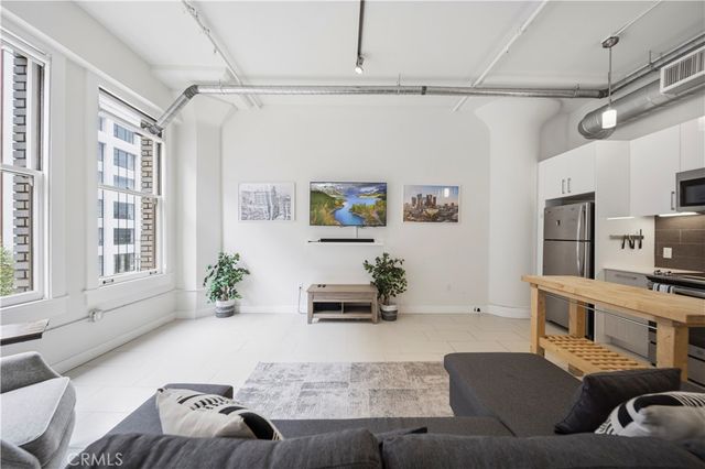 939 S Broadway, Los Angeles, CA 90015