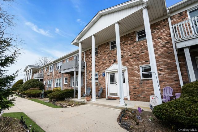 43 Fair Harbor Drive 43 Building 3, Patchogue, NY 11772