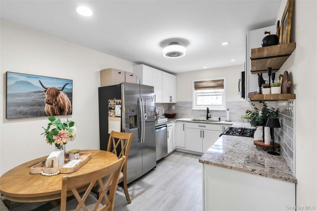 43 Fair Harbor Drive 43 Building 3, Patchogue, NY 11772