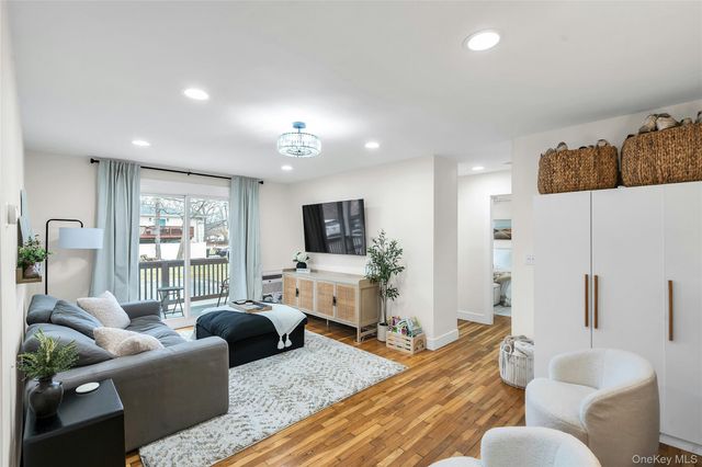 43 Fair Harbor Drive 43 Building 3, Patchogue, NY 11772