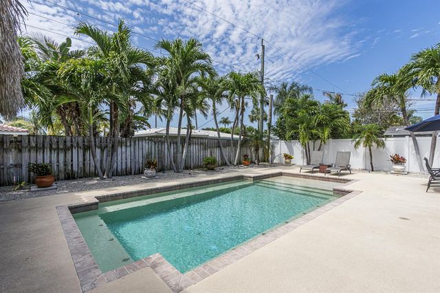 2770 NE 53rd Street, Lighthouse Point, FL 33064