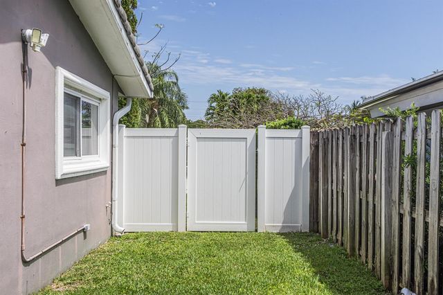 2770 NE 53rd Street, Lighthouse Point, FL 33064
