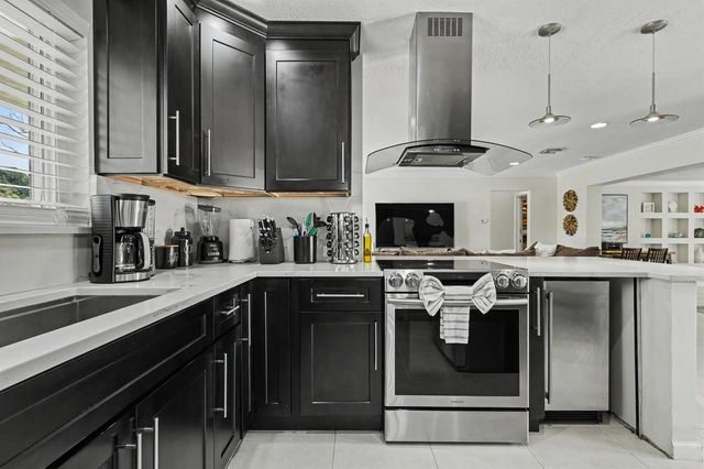 2770 NE 53rd Street, Lighthouse Point, FL 33064
