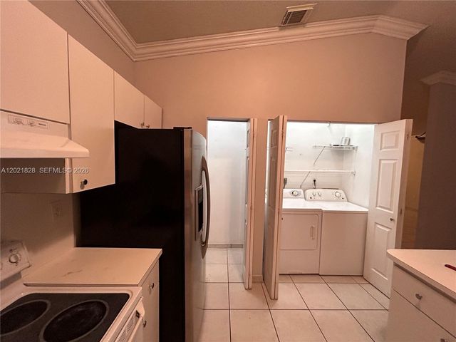 14956 SW 39th St, Miami, FL 33185