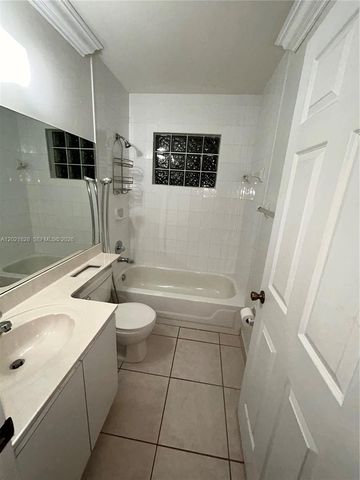 14956 SW 39th St, Miami, FL 33185