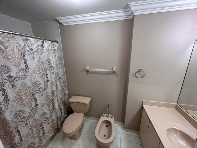 14956 SW 39th St, Miami, FL 33185
