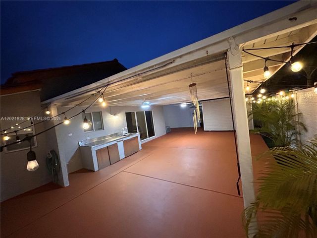 14956 SW 39th St, Miami, FL 33185