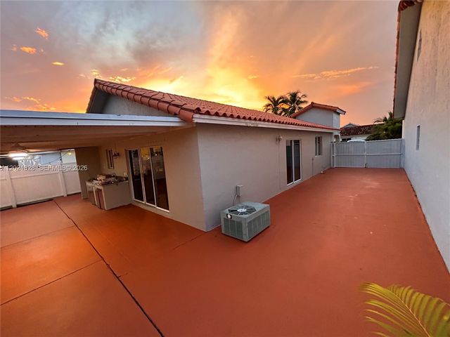 14956 SW 39th St, Miami, FL 33185