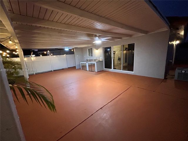14956 SW 39th St, Miami, FL 33185