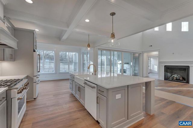4 JARMANS GAP RD, Crozet, VA 22932