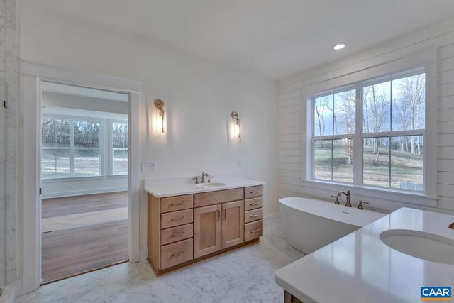 4 JARMANS GAP RD, Crozet, VA 22932