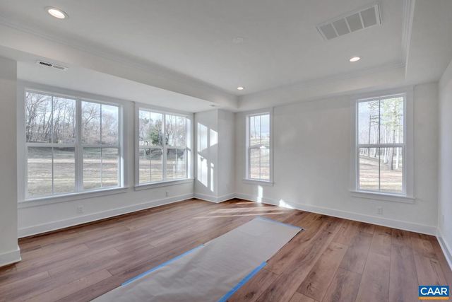 4 JARMANS GAP RD, Crozet, VA 22932